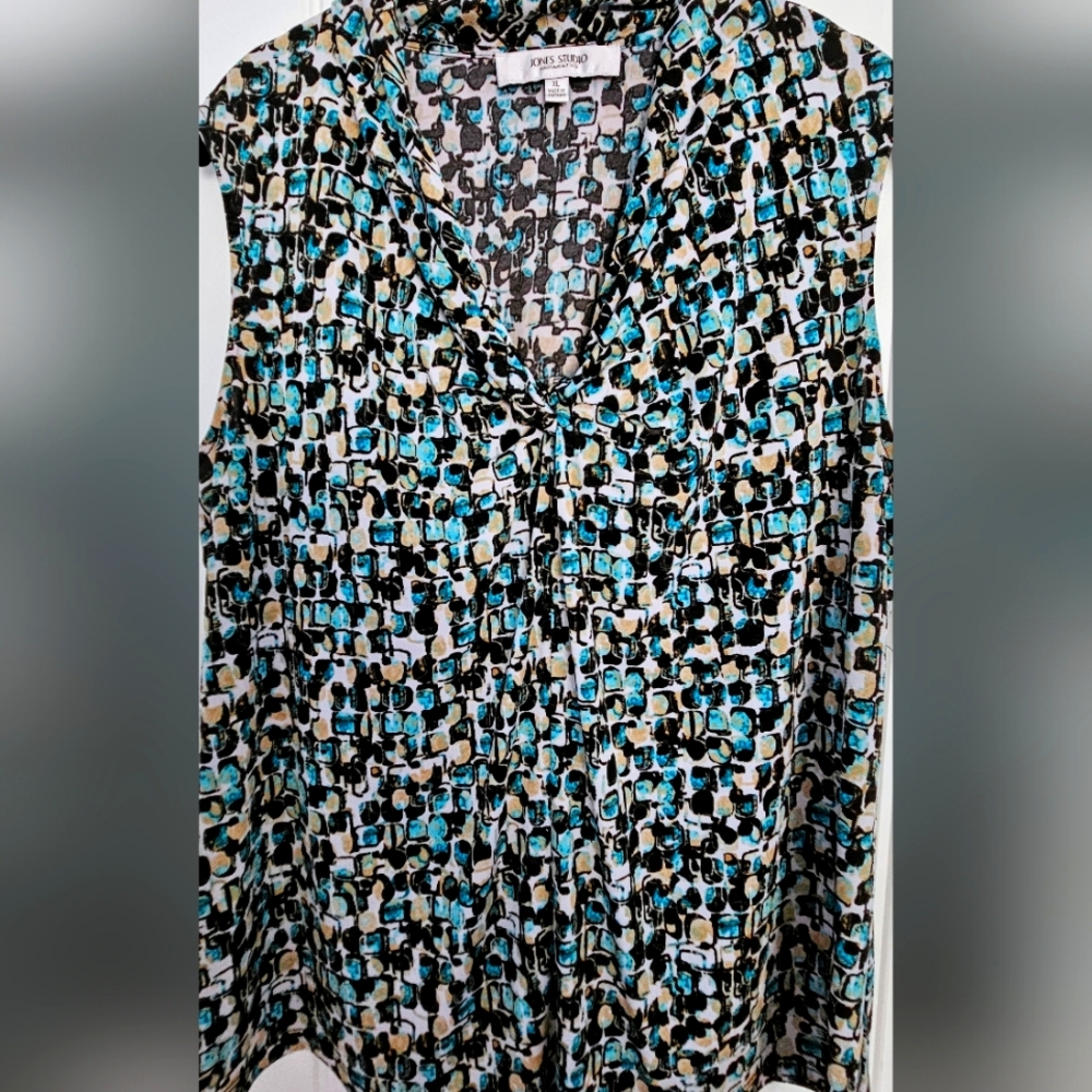 Jones Studio Sleeveless Shell  size XL